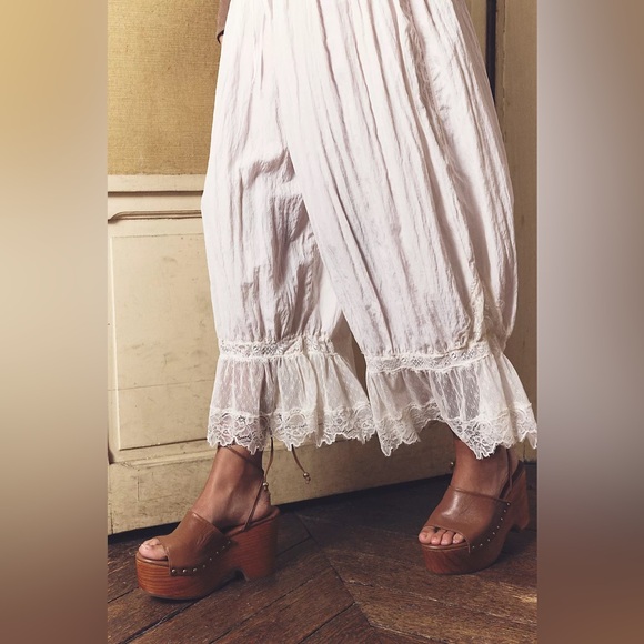 Forever Young Bloomer Pants in White Alyssum - Picture 7 of 16